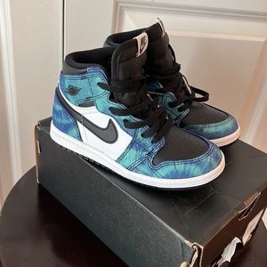 Brand new never worn kids Jordan 1 high OG tie-dye